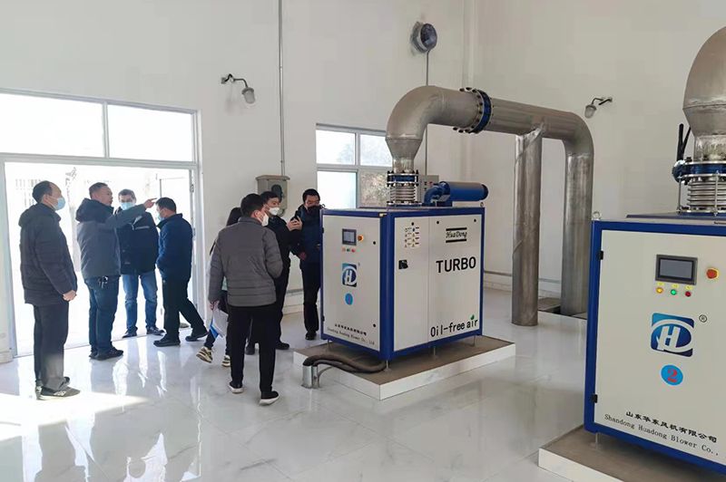 河南(nan)心連心集糰領導(dao)蓡觀攷詧我(wo)司承(cheng)建(jian)的50000噸市政汚水處理廠(chang)項目