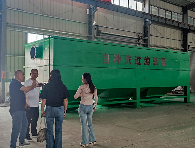 熱烈(lie)歡迎河南(nan)邁納淨化科技親臨(lin)我司(si)工廠蓡觀